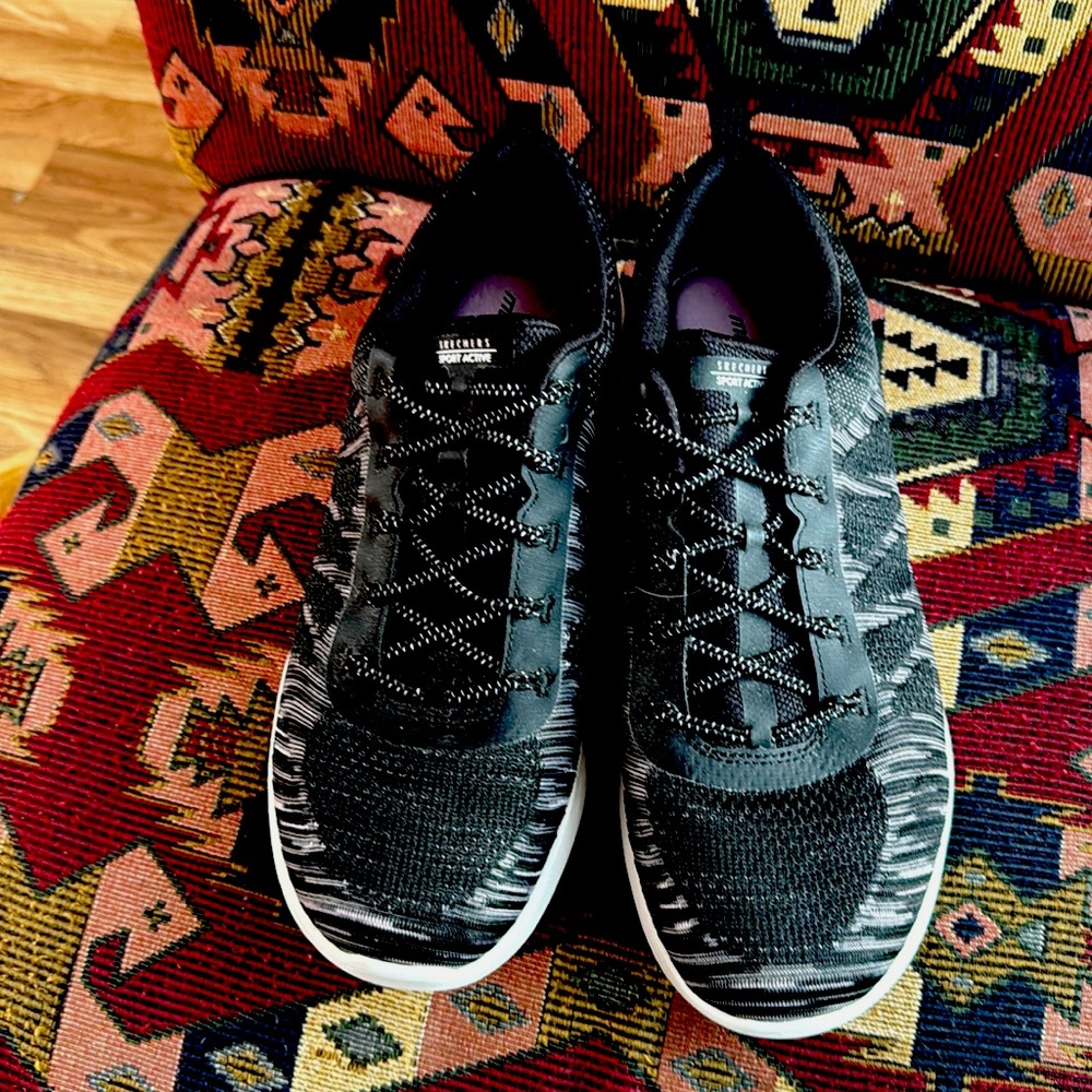 Almost New (Used Once) Sketchers Vapor Foam Sport Active